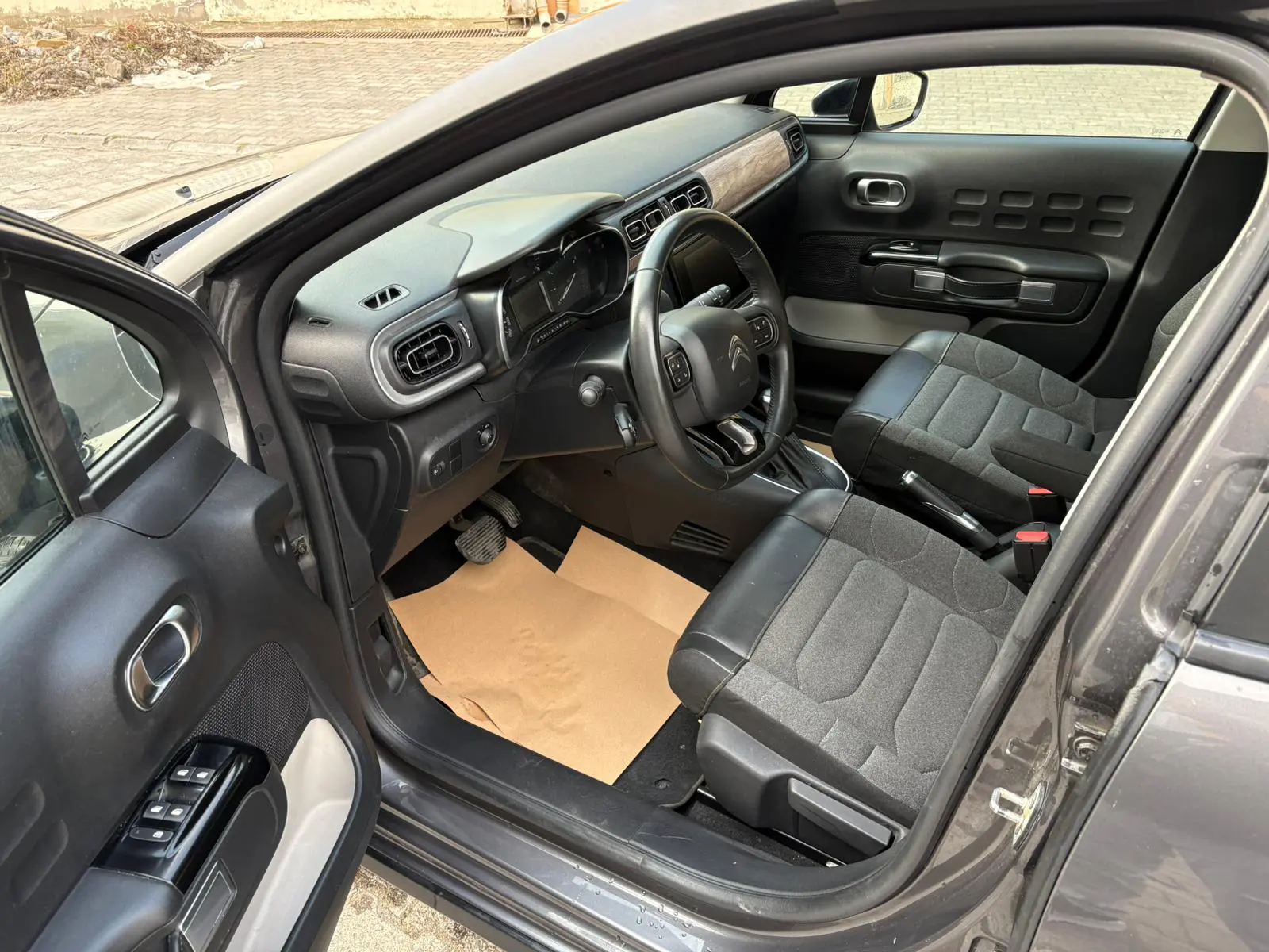 Citroen C3 Feel Bold 1.2 Puretech 110 HP EAT6, fotoğraf 15