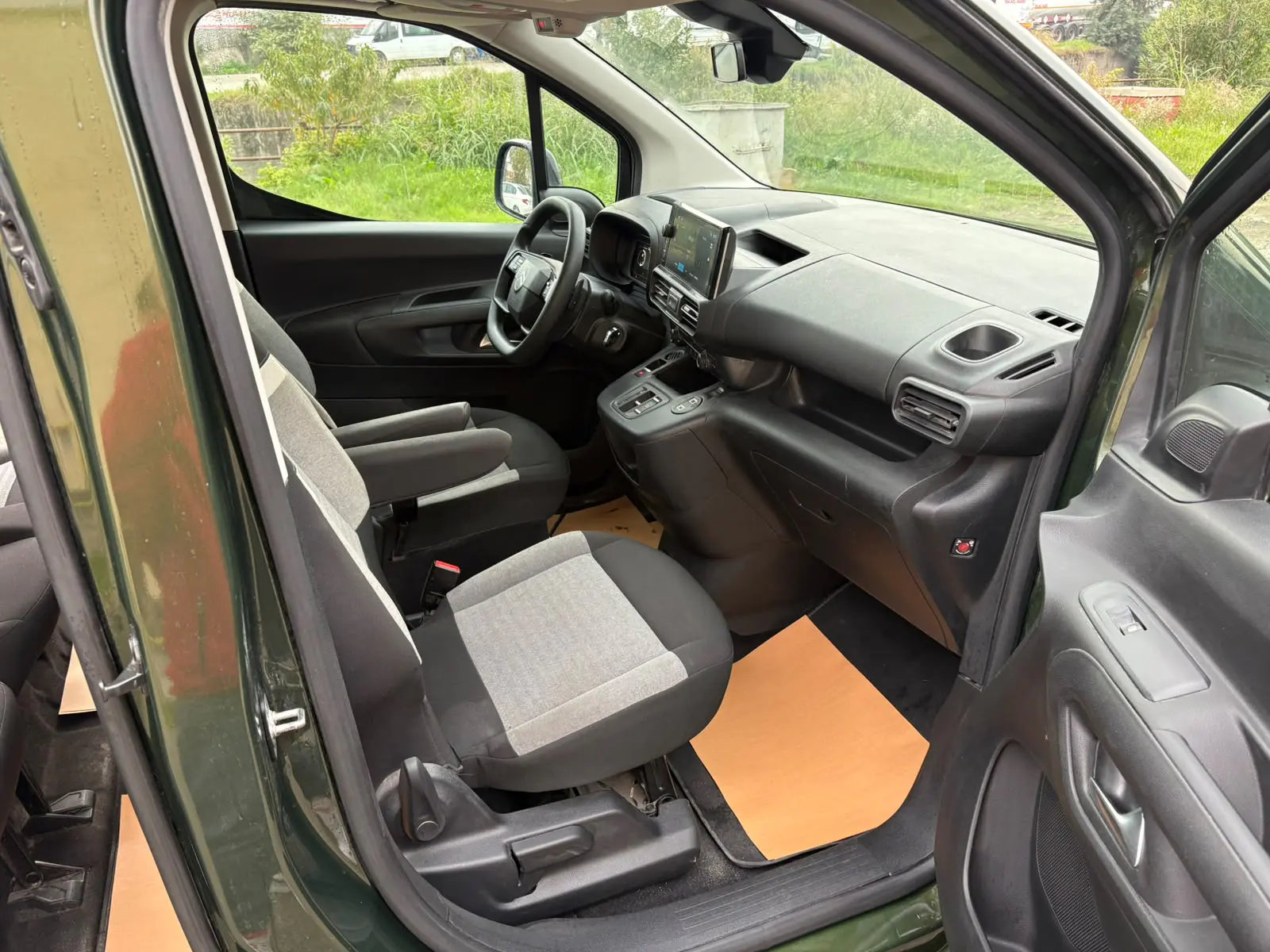 Citroen Berlingo VP Feel Bold 1.5 Bluehdi 130HP EAT8, fotoğraf 12