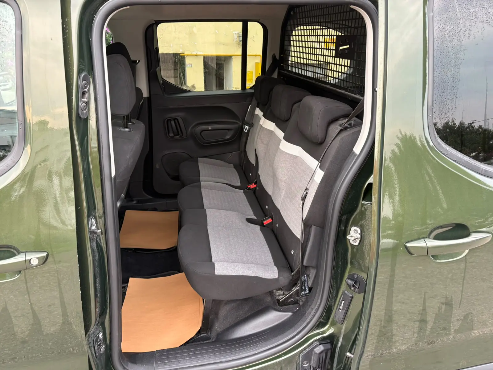 Citroen Berlingo VP Feel Bold 1.5 Bluehdi 130HP EAT8, fotoğraf 13