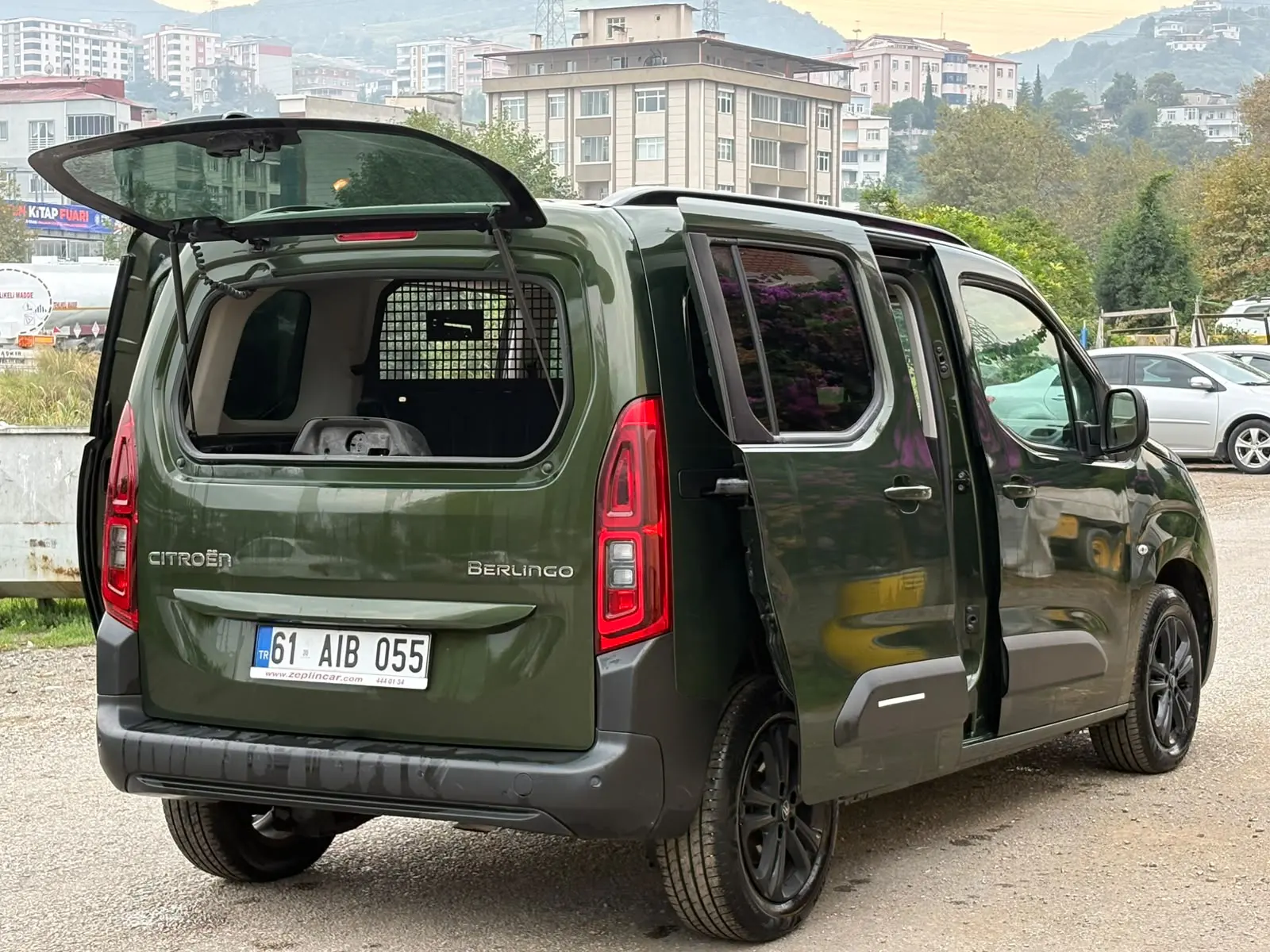 Citroen Berlingo VP Feel Bold 1.5 Bluehdi 130HP EAT8, fotoğraf 16