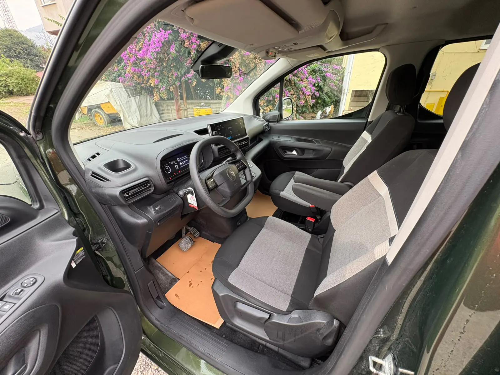 Citroen Berlingo VP Feel Bold 1.5 Bluehdi 130HP EAT8, fotoğraf 8