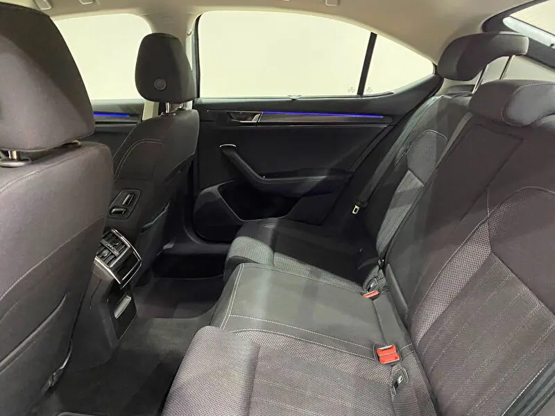 Skoda Superb 1.5 TSI Premium DSG ACT, fotoğraf 28