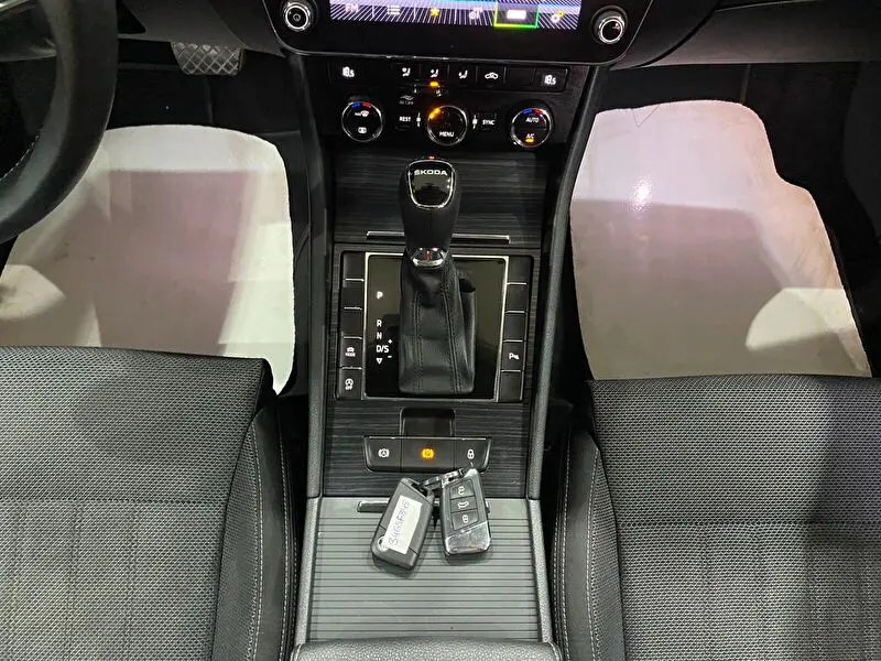 Skoda Superb 1.5 TSI Premium DSG ACT, fotoğraf 34