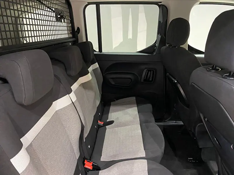 Citroen Berlingo 1.5 BlueHDI Plus EAT8, fotoğraf 28