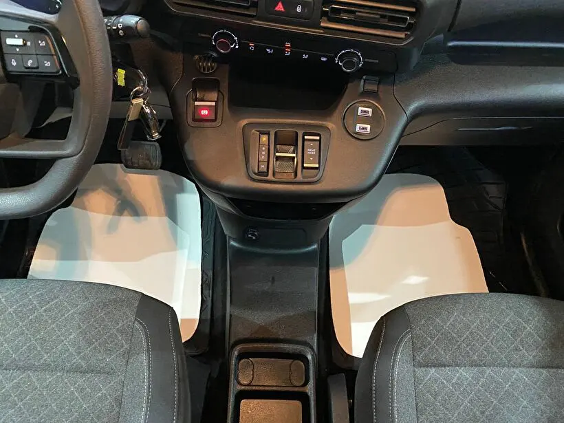 Opel Combo 1.5 D Essential, fotoğraf 16