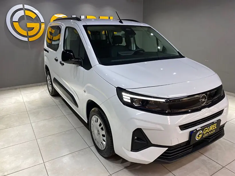 Opel Combo 1.5 D Essential, fotoğraf 1