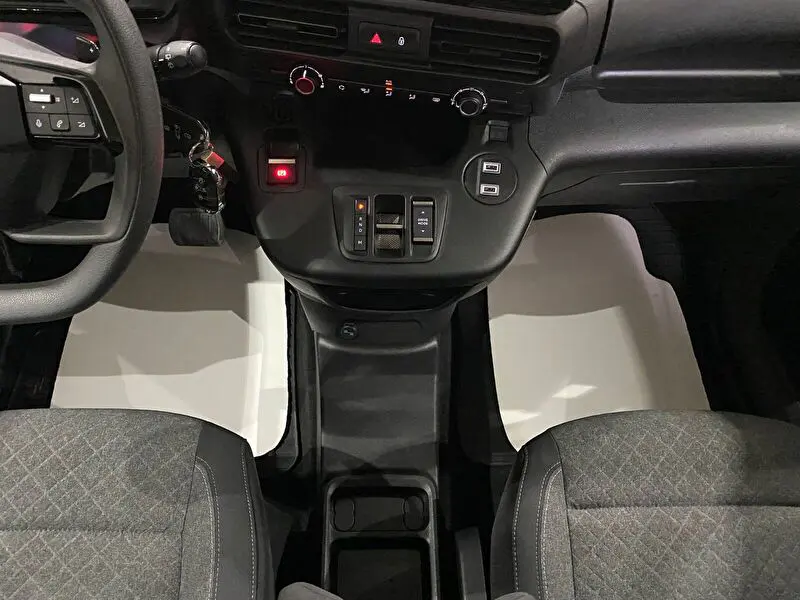 Opel Combo 1.5 D Essential, fotoğraf 30