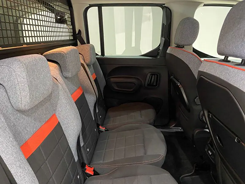 Citroen Berlingo 1.5 Shine Bold EAT8, fotoğraf 30