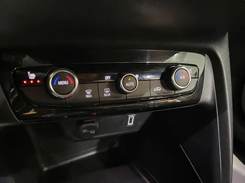 Opel Corsa 1.2 Hybrid E-DCT6, fotoğraf 36