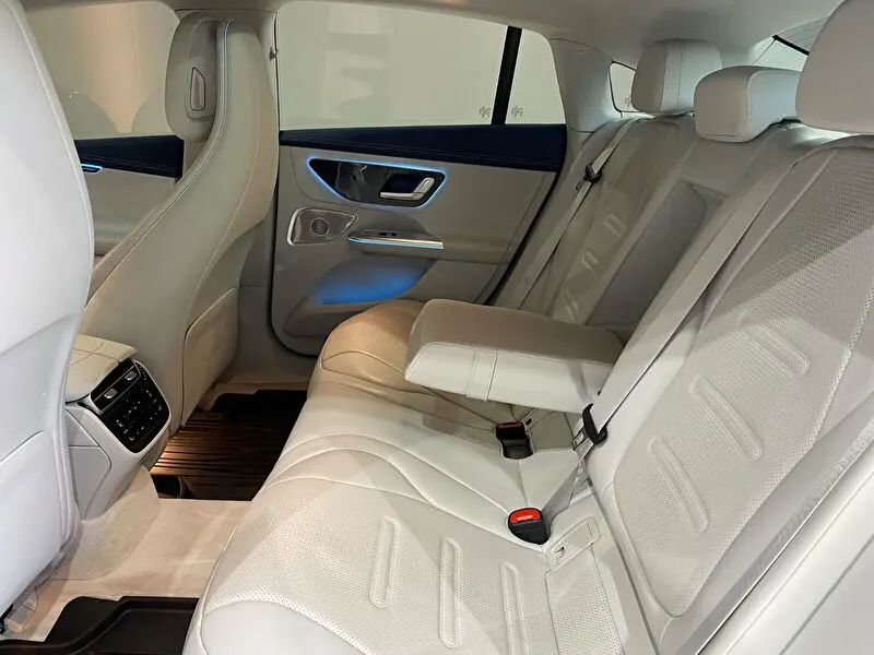 Mercedes-Benz EQE 53 AMG, fotoğraf 36