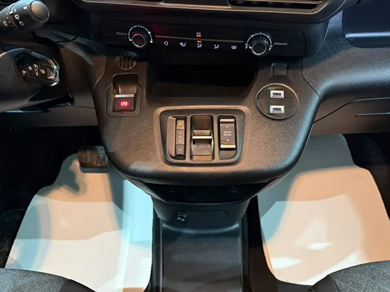 Opel Combo 1.5 D Essential, fotoğraf 32