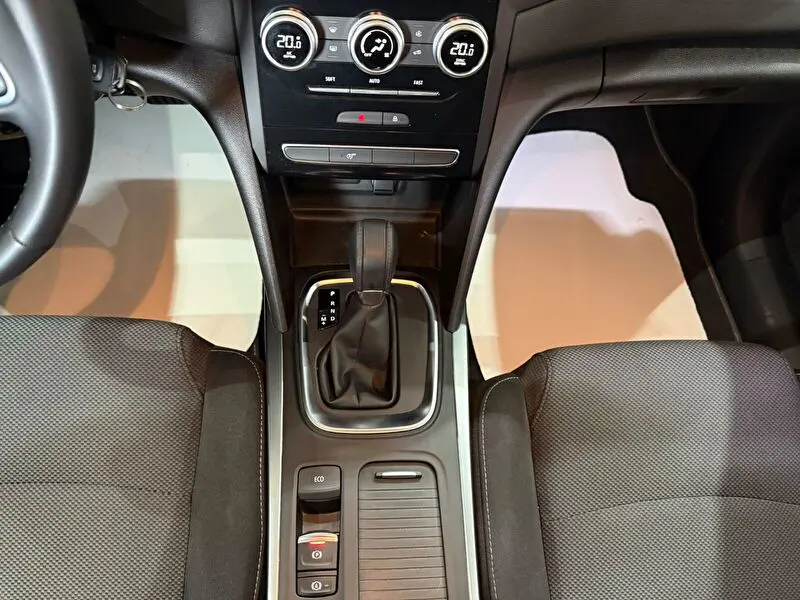 Renault Megane Sedan 1.3 TCe Touch EDC, fotoğraf 32