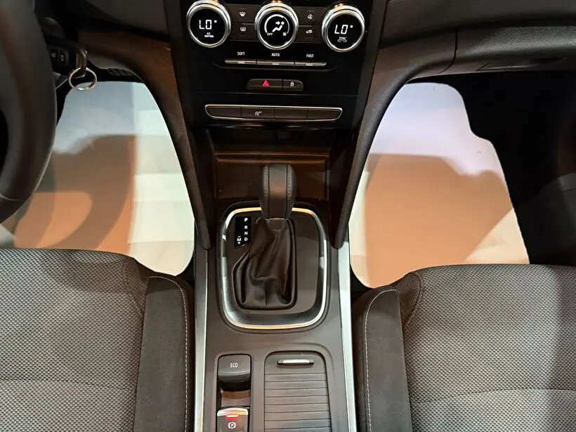 Renault Megane Sedan 1.3 TCe Touch EDC, fotoğraf 16