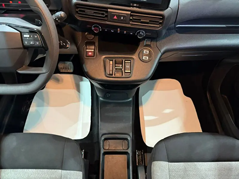 Citroen Berlingo 1.5 BlueHDI Plus EAT8, fotoğraf 32