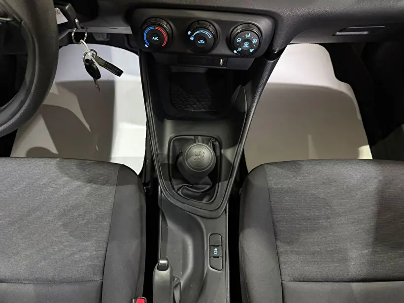 Toyota Yaris 1.0 Vision, fotoğraf 16