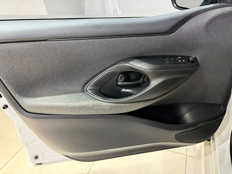 Toyota Yaris 1.0 Vision, fotoğraf 23