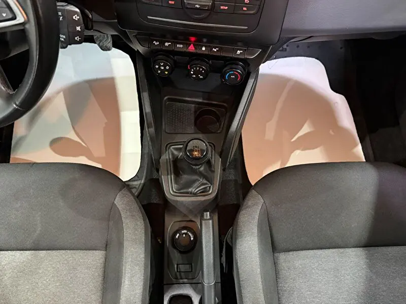 Dacia Duster Essential 1.3 TCE 4x4, fotoğraf 34
