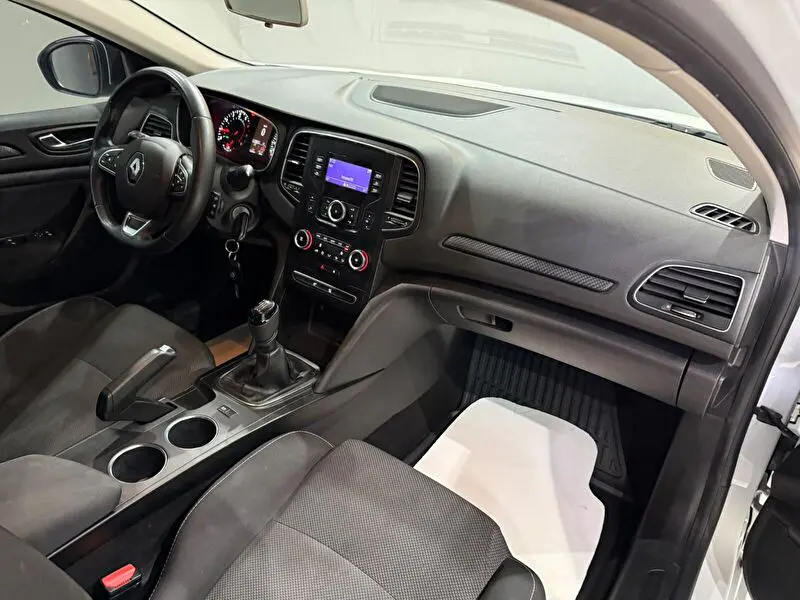 Renault Megane Sedan 1.3 TCe Joy Comfort EDC, fotoğraf 27