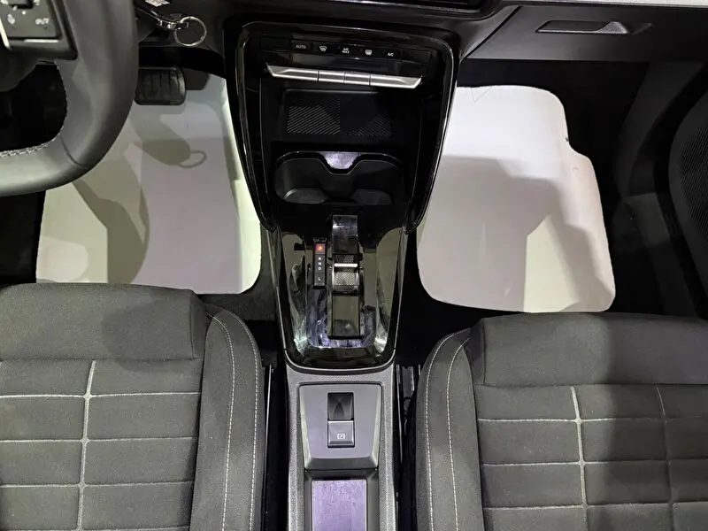 Citroen C3 AirCross 1.2 Hybrid Plus eDCS6, fotoğraf 32