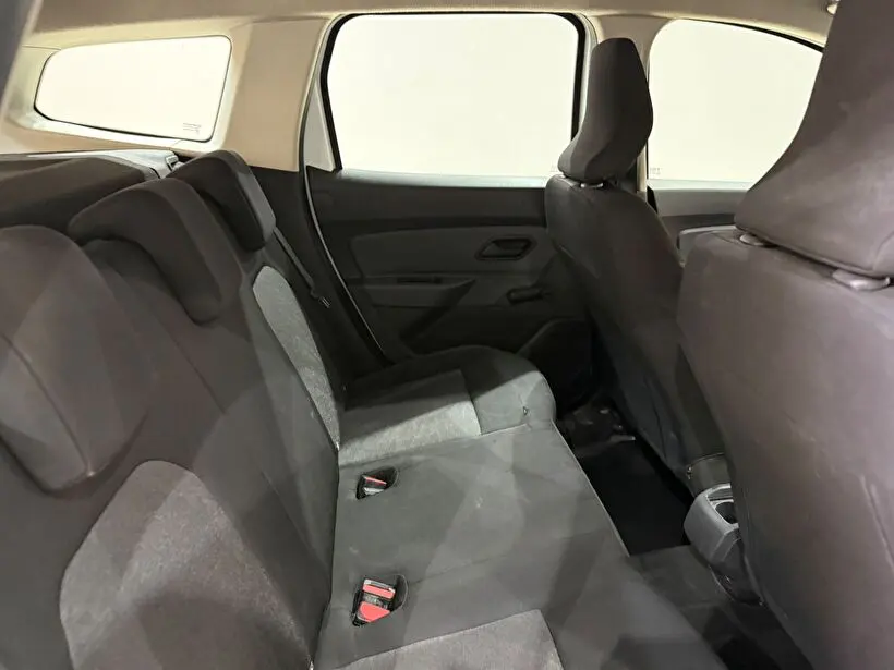 Dacia Duster Essential 1.3 TCE 4x4, fotoğraf 12