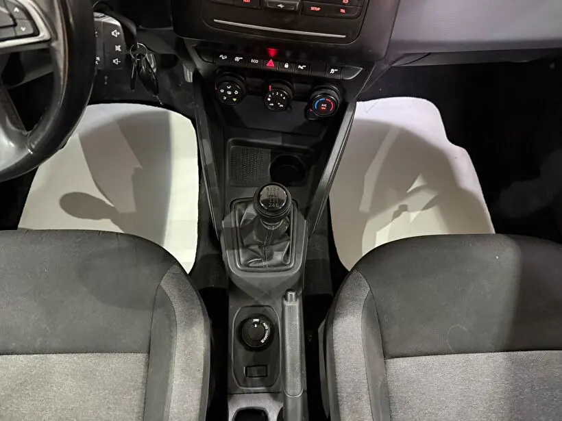 Dacia Duster Essential 1.3 TCE 4x4, fotoğraf 16