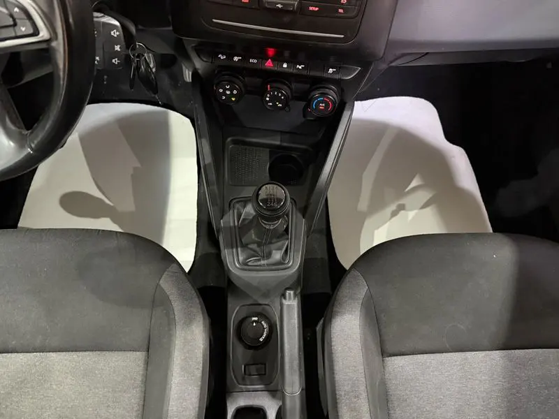 Dacia Duster Essential 1.3 TCE 4x4, fotoğraf 32