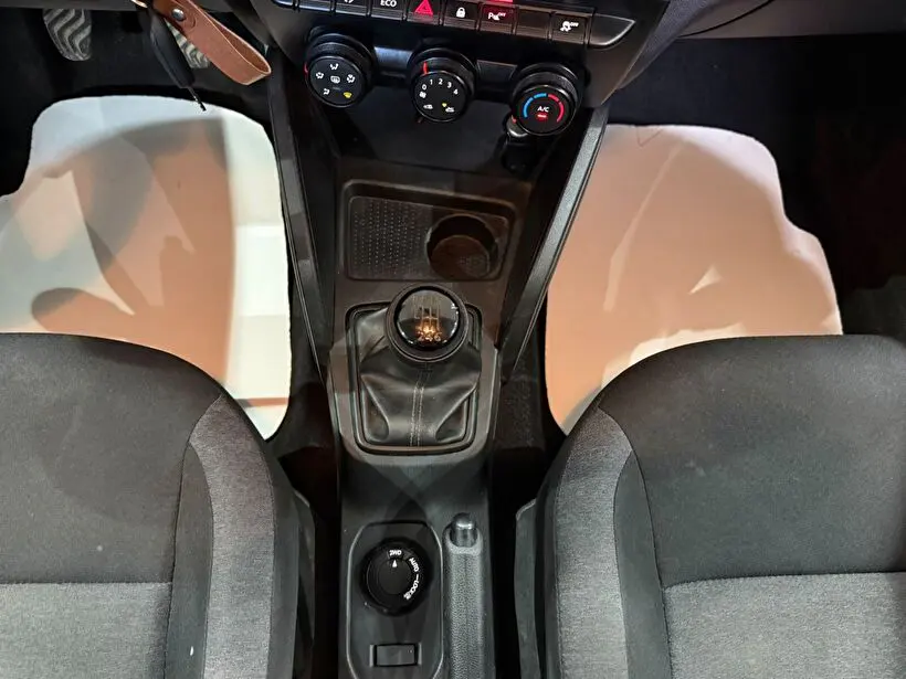 Dacia Duster Essential 1.3 TCE 4x4, fotoğraf 15