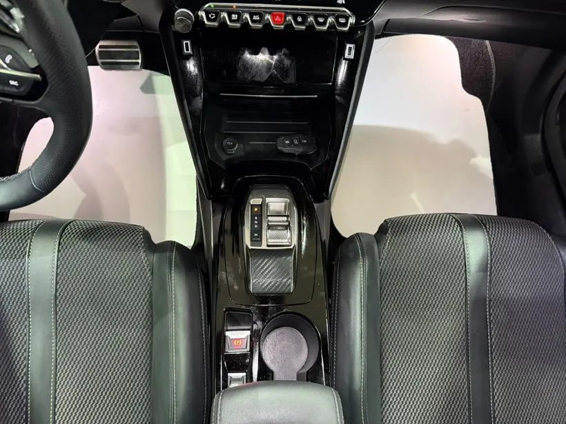 Peugeot 2008 1.2 PureTech GT EAT8, fotoğraf 17