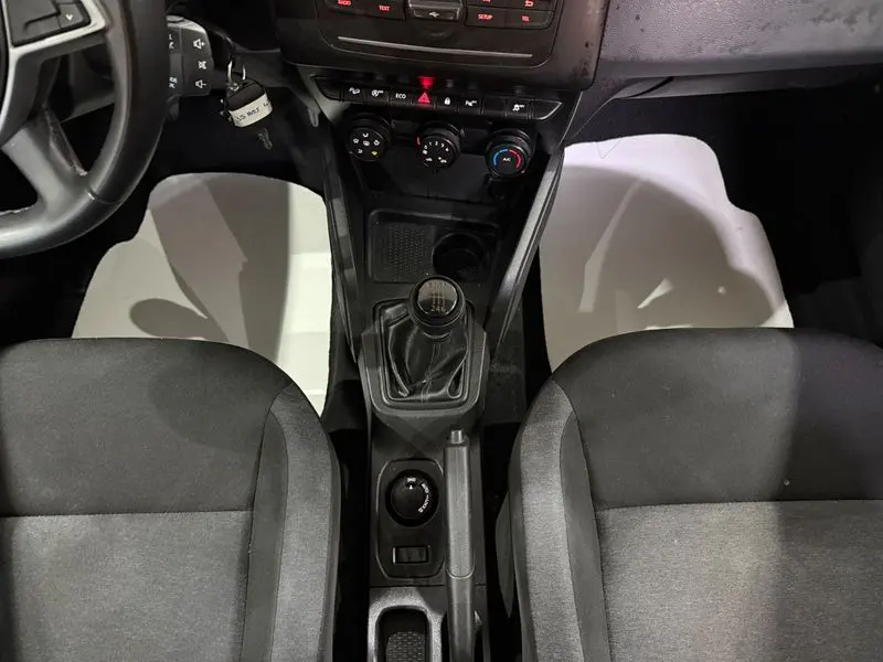 Dacia Duster Essential 1.3 TCE 4x4, fotoğraf 32