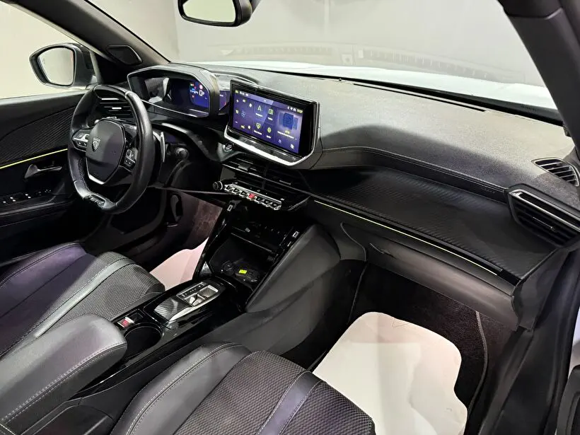 Peugeot 2008 1.2 PureTech GT EAT8, fotoğraf 12