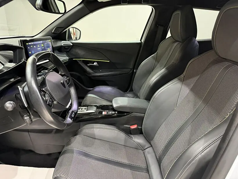 Peugeot 2008 1.2 PureTech GT EAT8, fotoğraf 8