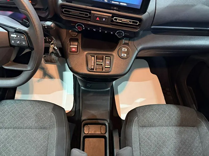 Opel Combo 1.5 D Essential, fotoğraf 16