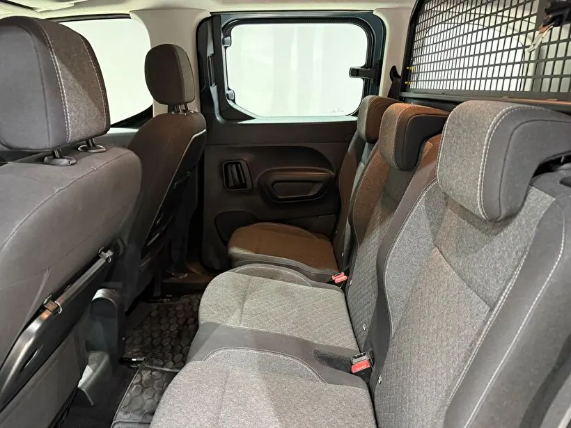 Opel Combo 1.5 D Essential, fotoğraf 10