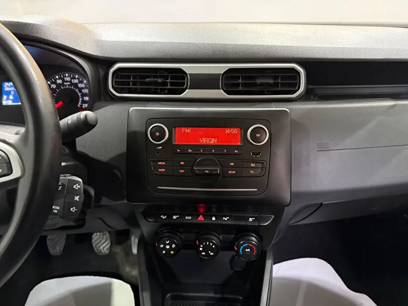 Dacia Duster Essential 1.3 TCE 4x4, fotoğraf 15
