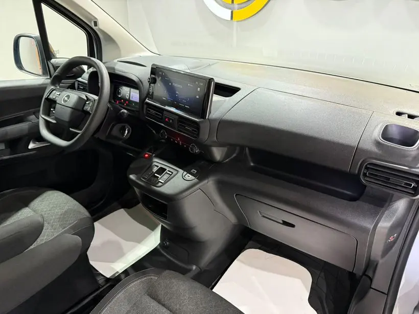 Opel Combo 1.5 D Essential, fotoğraf 11