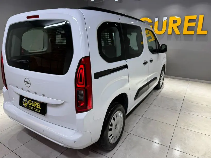 Opel Combo 1.5 D Essential, fotoğraf 6