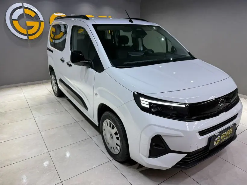 Opel Combo 1.5 D Essential, fotoğraf 1