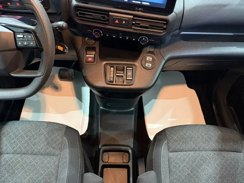 Opel Combo 1.5 D Essential, fotoğraf 16
