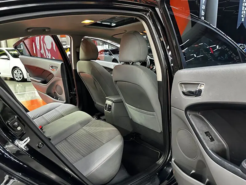 Kia Cerato 1.6 CRDI Concept Techno Paket+Sunroof DCT, fotoğraf 45