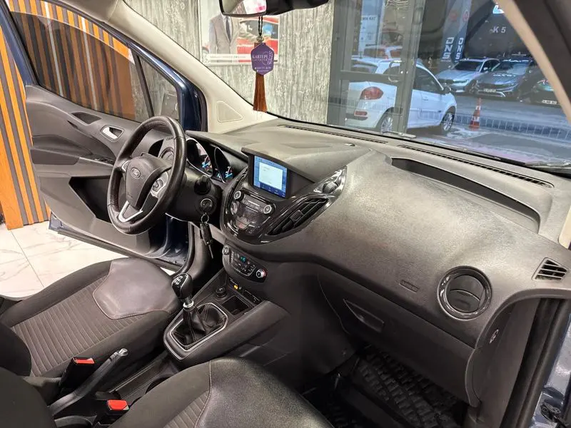 Ford Tourneo Courier Kombi 1.5 TDCI Titanium Plus, fotoğraf 43