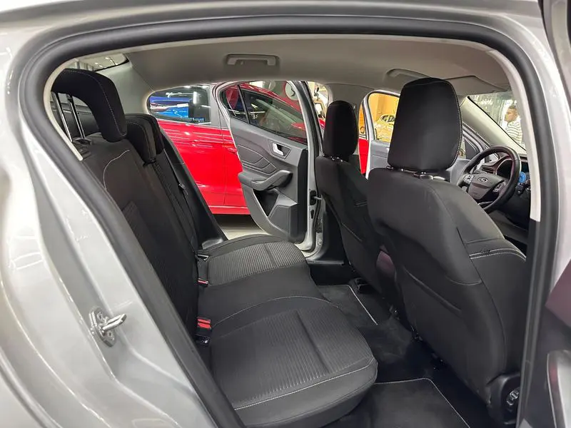 Ford Focus 1.5 EcoBlue Titanium X, fotoğraf 38