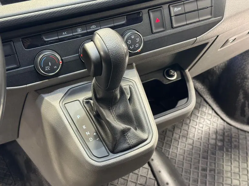 Volkswagen Transporter Camlıvan 2.0 TDI Standart Şasi Otomatik, fotoğraf 17