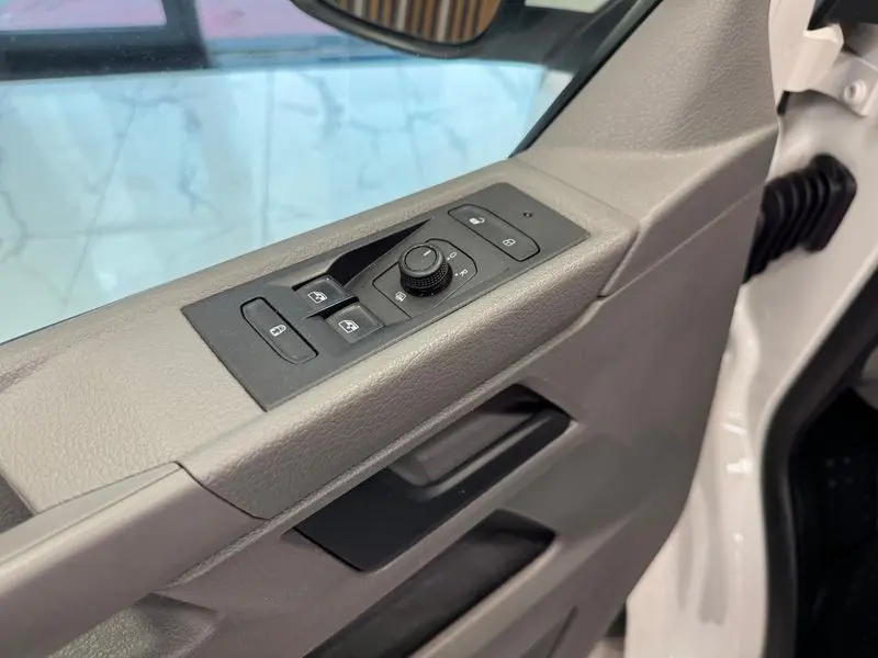 Volkswagen Transporter Camlıvan 2.0 TDI Standart Şasi Otomatik, fotoğraf 46