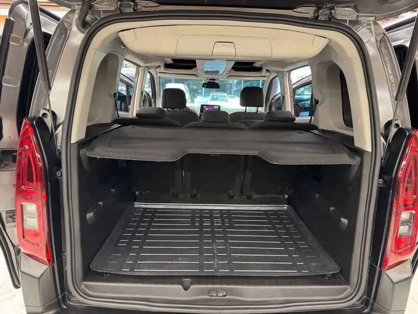 Citroen Berlingo 1.5 BlueHDI Shine Bold EAT8, fotoğraf 25