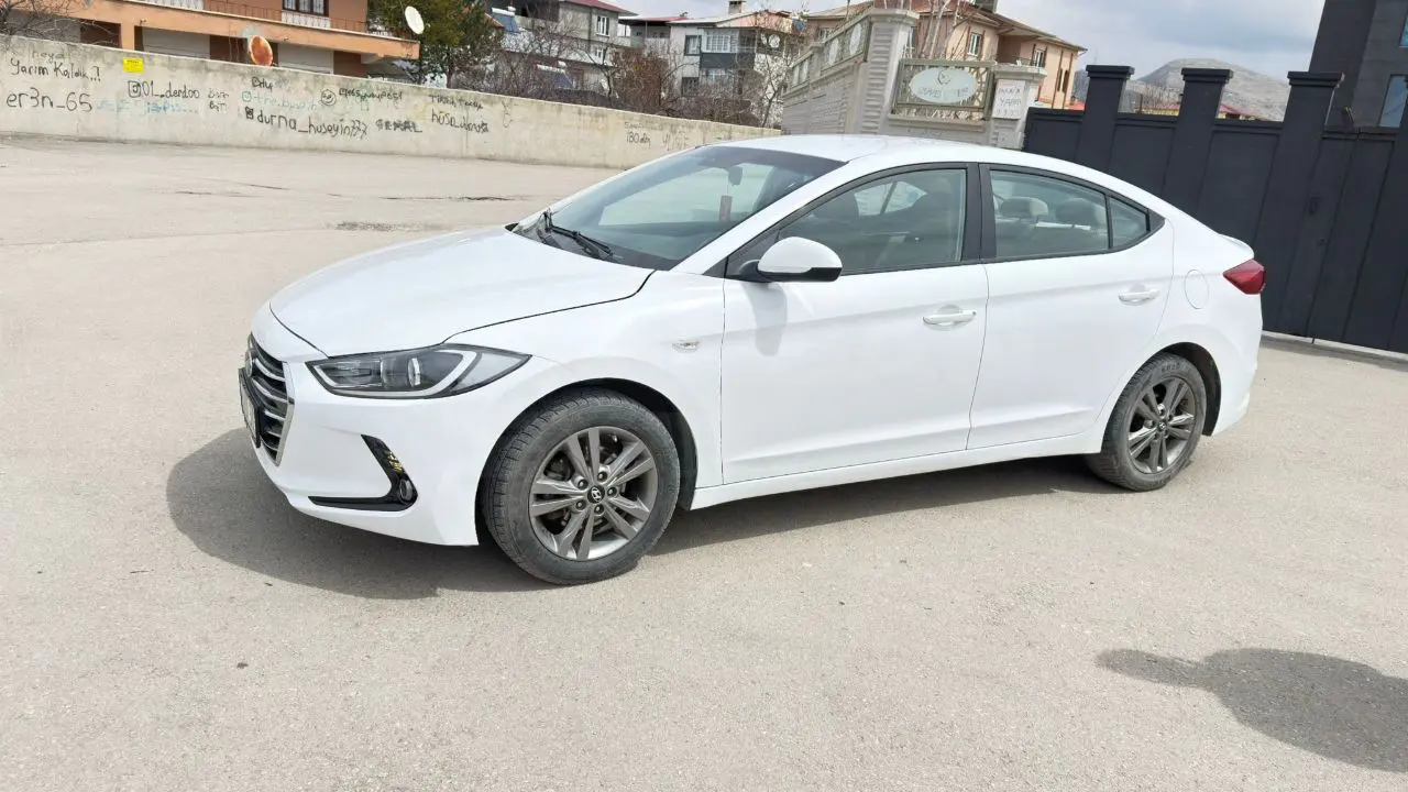 Hyundai Elantra 1.6 Crdi Style Plus DCT, fotoğraf 3