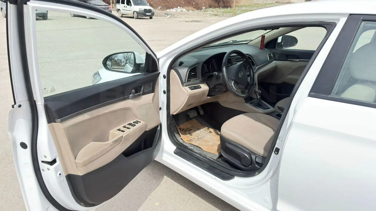 Hyundai Elantra 1.6 Crdi Style Plus DCT, fotoğraf 4
