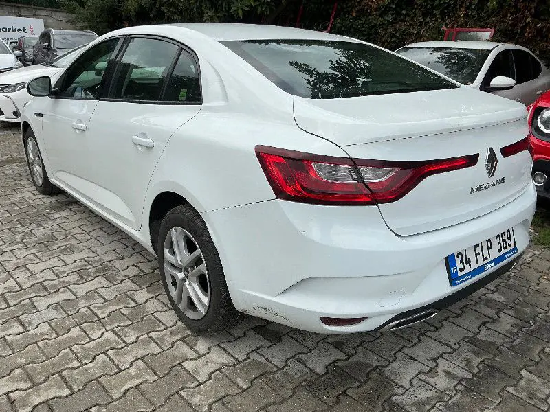 Renault Megane Sedan JOY 1.3 TCE EDC 140 BG, fotoğraf 4