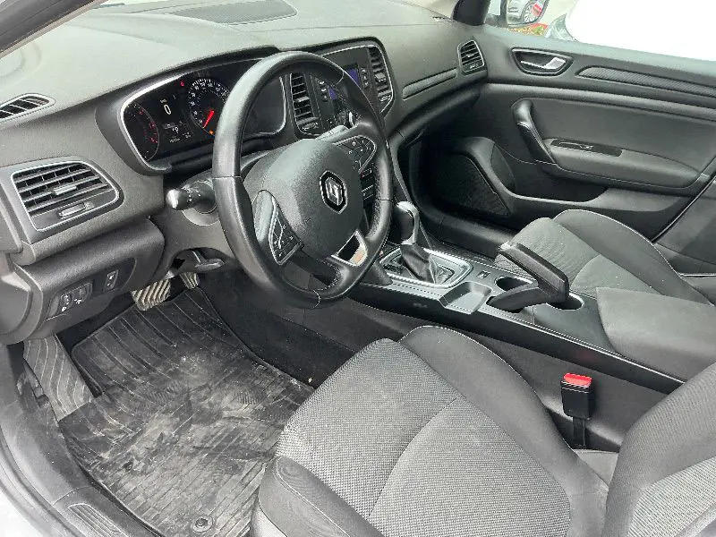 Renault Megane Sedan JOY 1.3 TCE EDC 140 BG, fotoğraf 9
