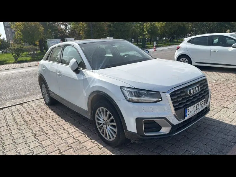 Audi Q2 30 Turbo FSI 116 HP Design S Tronic, fotoğraf 2
