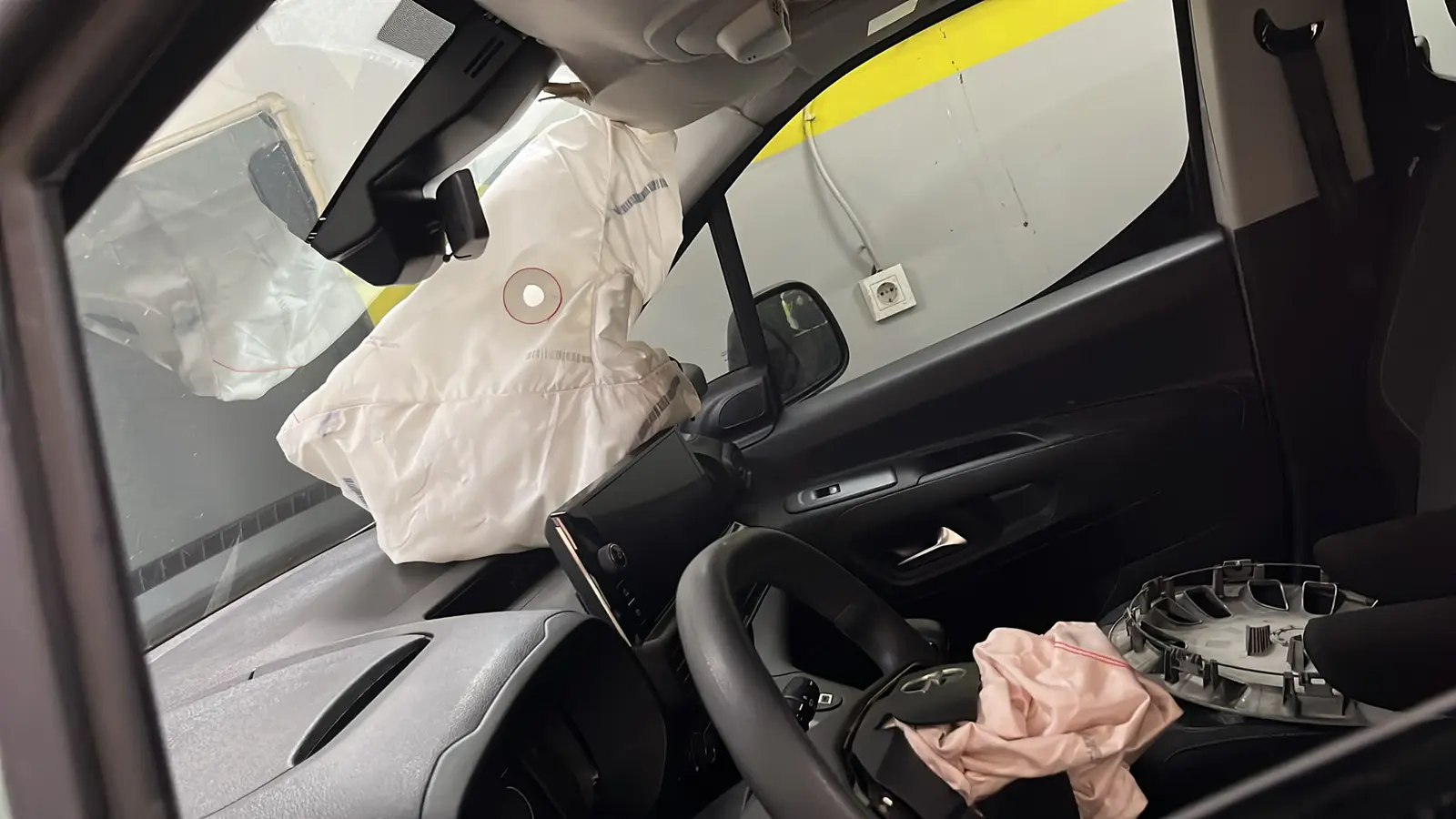 Opel Combo Essential 1.5 Dizel MT6 130 FL, fotoğraf 22